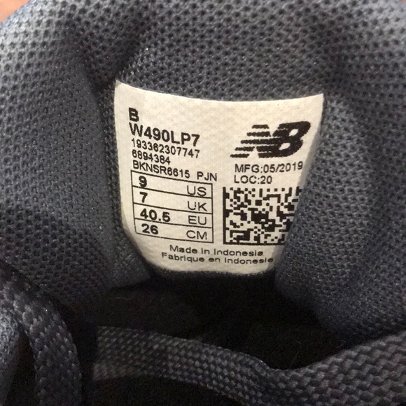 EUC Women’s New Balance Size 9 Running Shoes - Picture 4 of 6